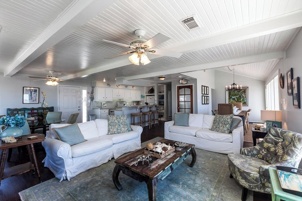 Bermuda Blue by Ryson Vacation Rentals