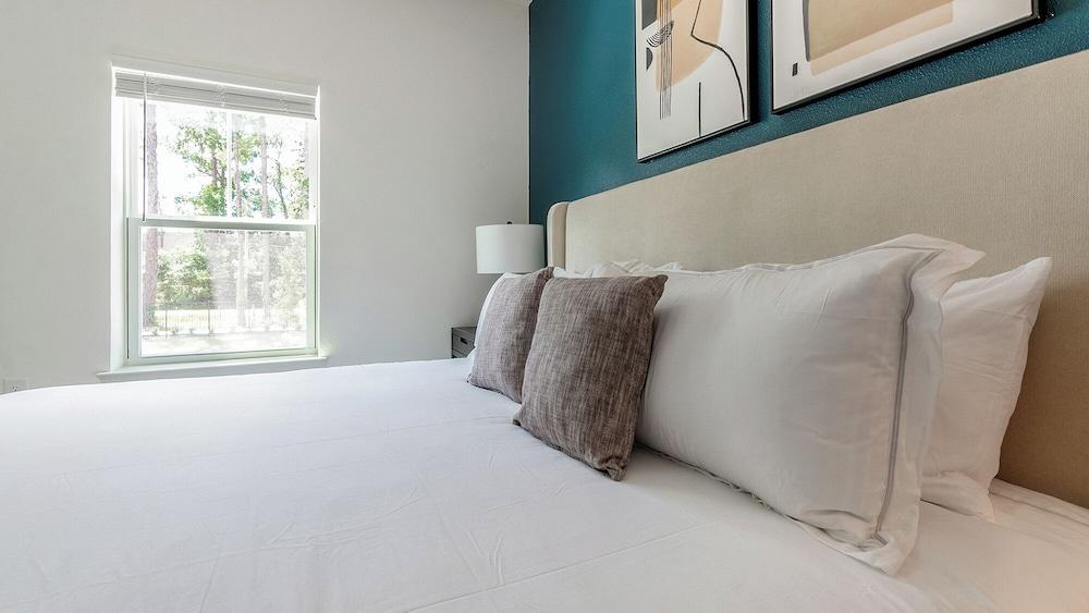 Landing Apartments Rolling Hills