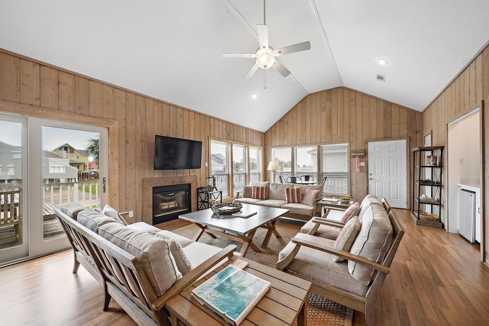 Crab Claw by Ryson Vacation Rentals