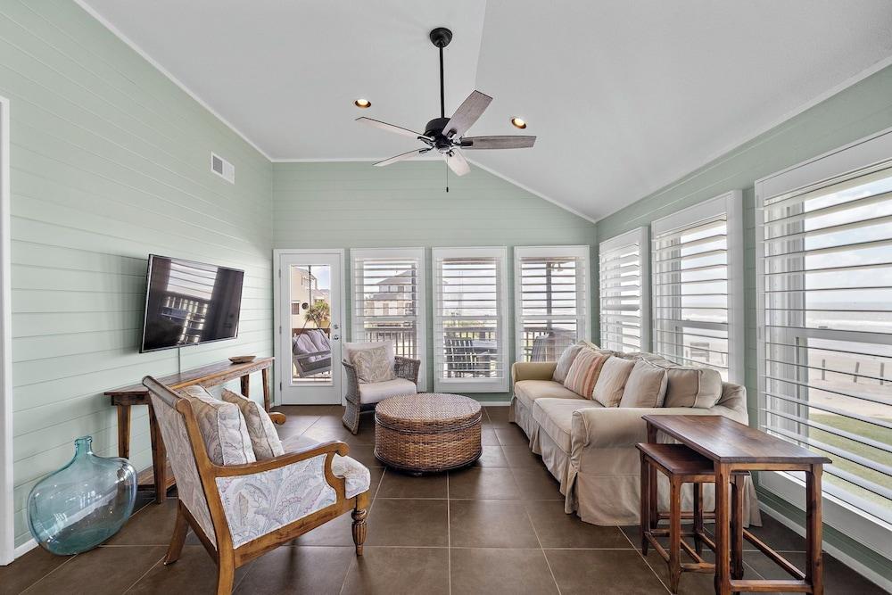 Maree by the Sea by Ryson Vacation Rentals