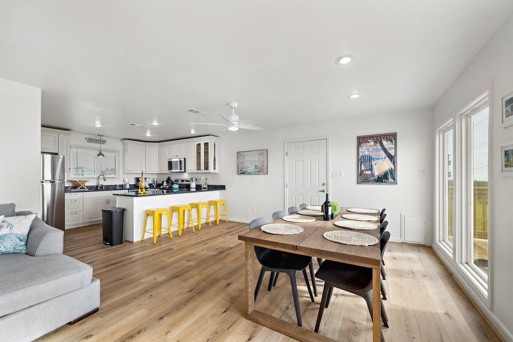 Our Infinity Pool by Ryson Vacation Rentals