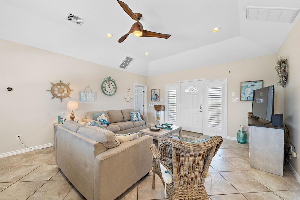 Purple Pelican Paradise by Ryson Vacation Rentals