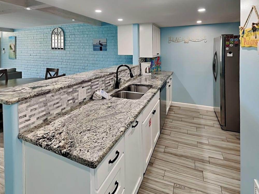 Sandy Shores by Silver Sands Vacation Rentals