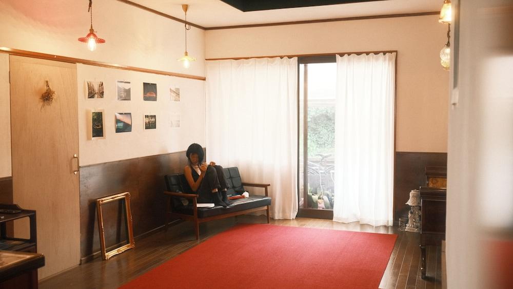 Guest House SAKURAZUKISOU - Hostel