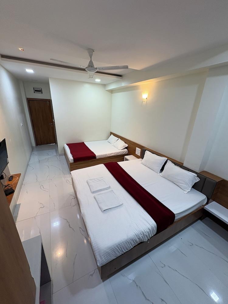 Hotel Mayur Residency