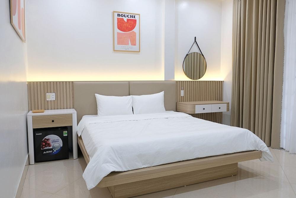 RAW Hostel - Tour & Motorbikes Rental