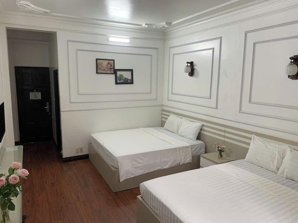 Sword Lake hostel and Spa