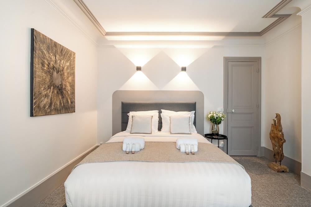 1539 Belles Feuilles