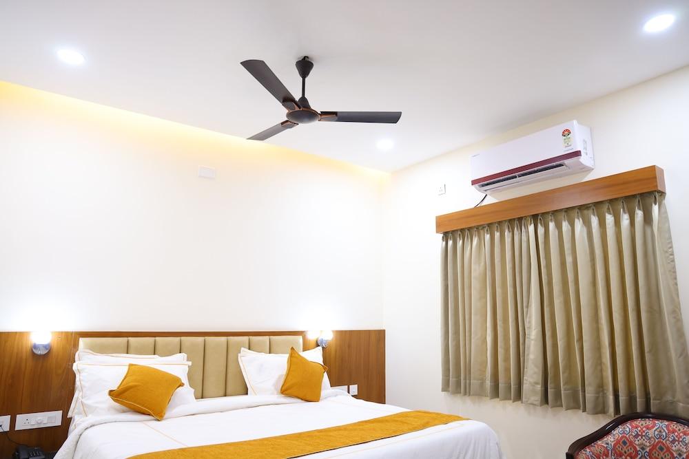 Nanda Mohan Residency