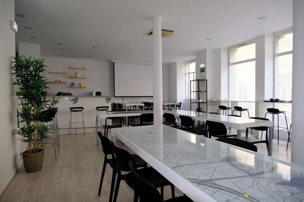 Paradise Lisbon Hostel