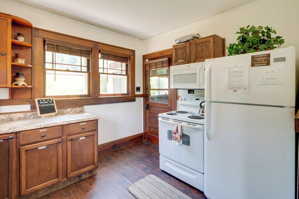 Hike + Explore: Mountain-view Escape in Candler