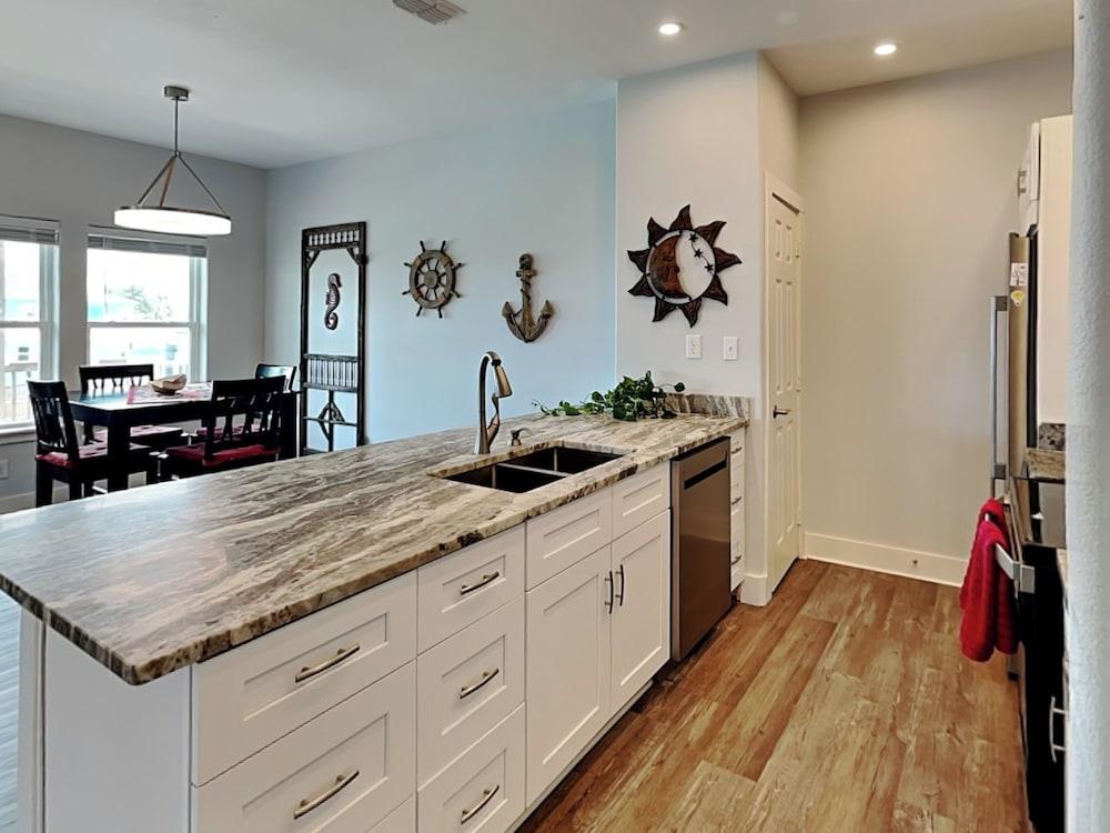 T's Getaway by Miss Kitty’s