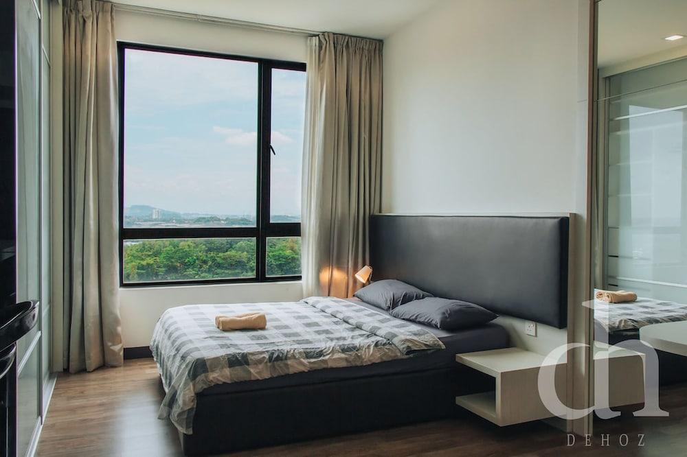 Rooftop Pool Jalan Landmark Apartments