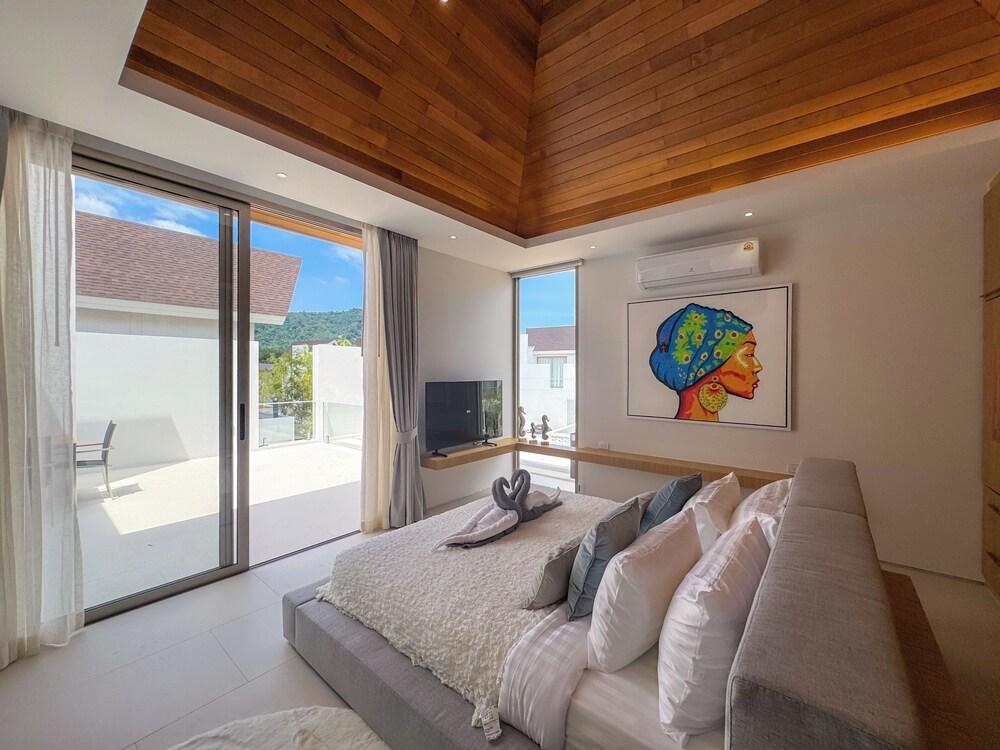 Luxury 3BR Pool Villa PrideLux 4 L10