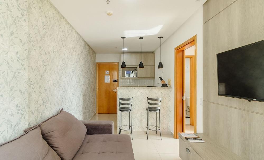 Apartment Next to Flamboyant Shopping Mall - ESS