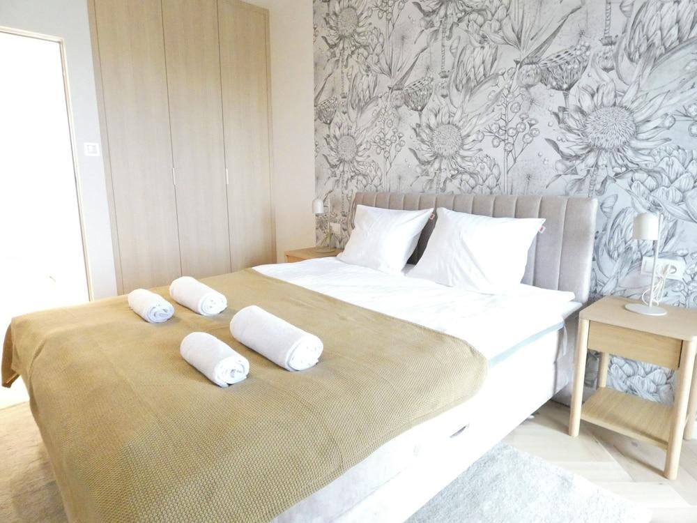 RentPlanet - przy Dworcu Głównym