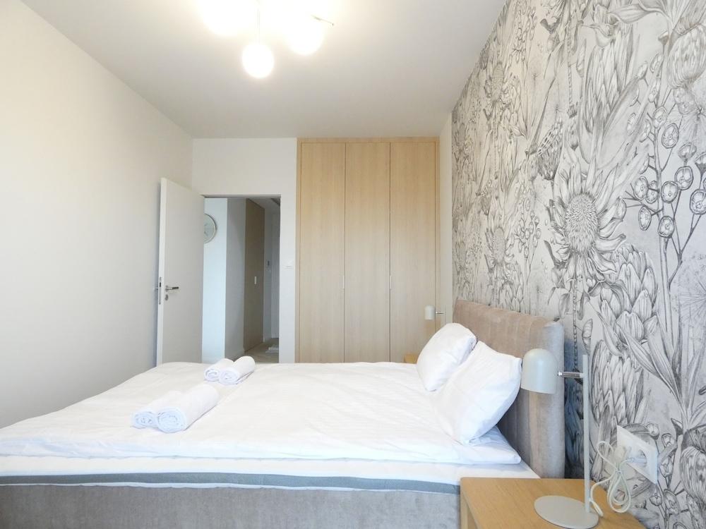 RentPlanet - przy Dworcu Głównym