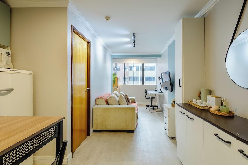 Apto 1Q 350m do PQ. Bosque do Sudoeste - SVS0219