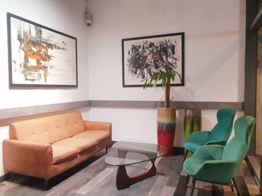 Cheras Minimalist Duplex Retreat for 8 Guests