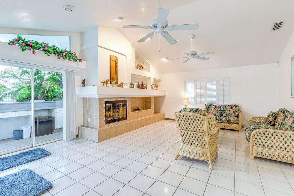 Canal-front Gem w/ Private Dock in Port Charlotte!