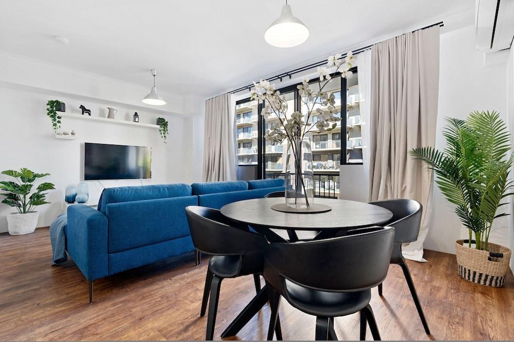 Luxury East Perth - Sleeps 2 - Superior Wifi