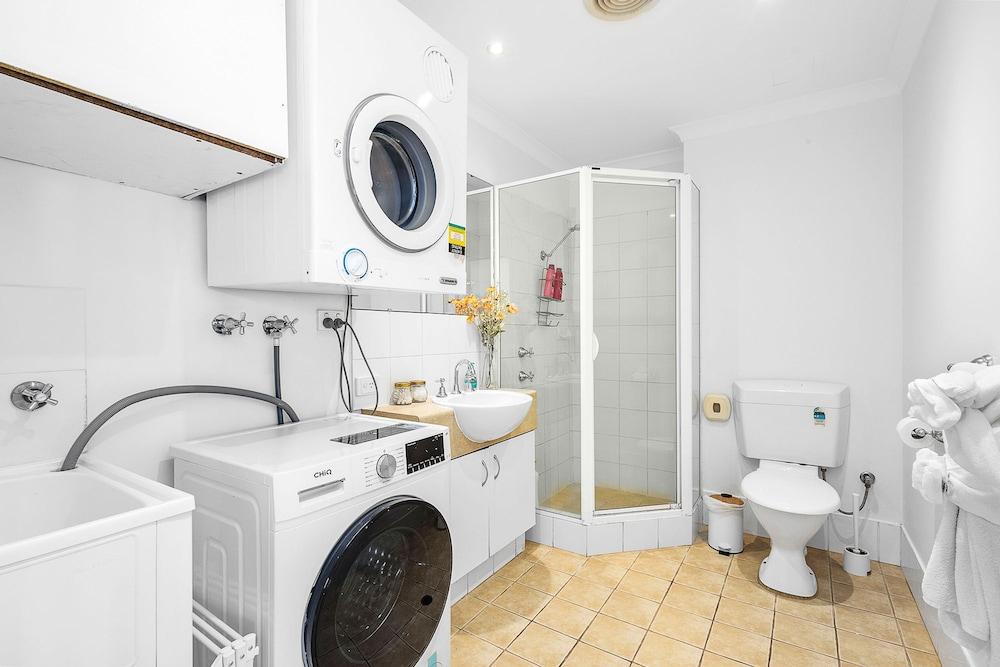 Modern 2BR Pool Gym Parking