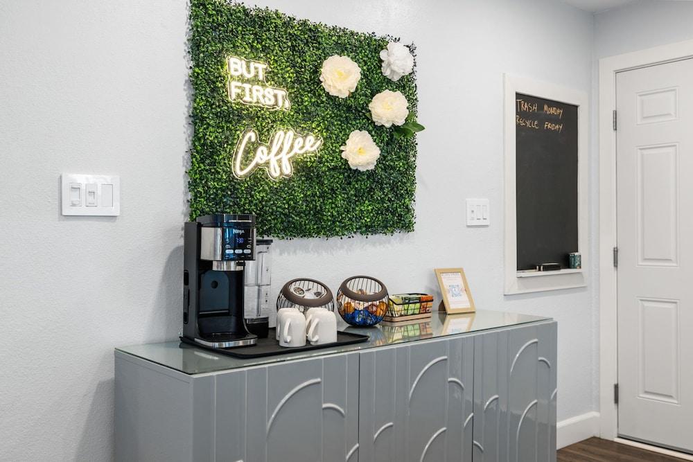 Desert Oasis Retreat Pool Spa Gameroom