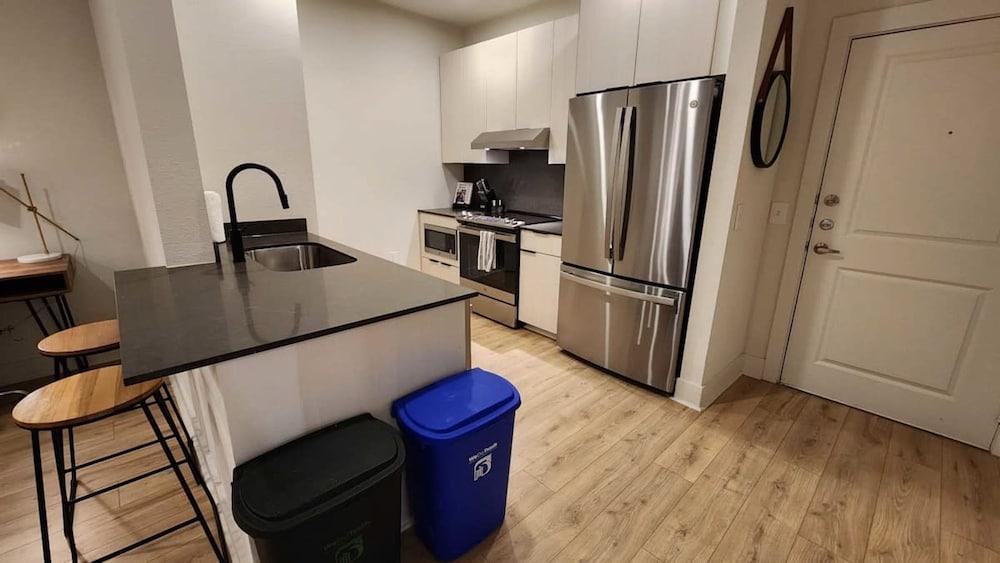 Montrose Spring - Stylish 1 BR in Houston