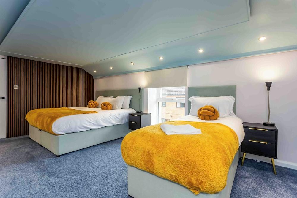 Elderberry Hall - 7 Bed