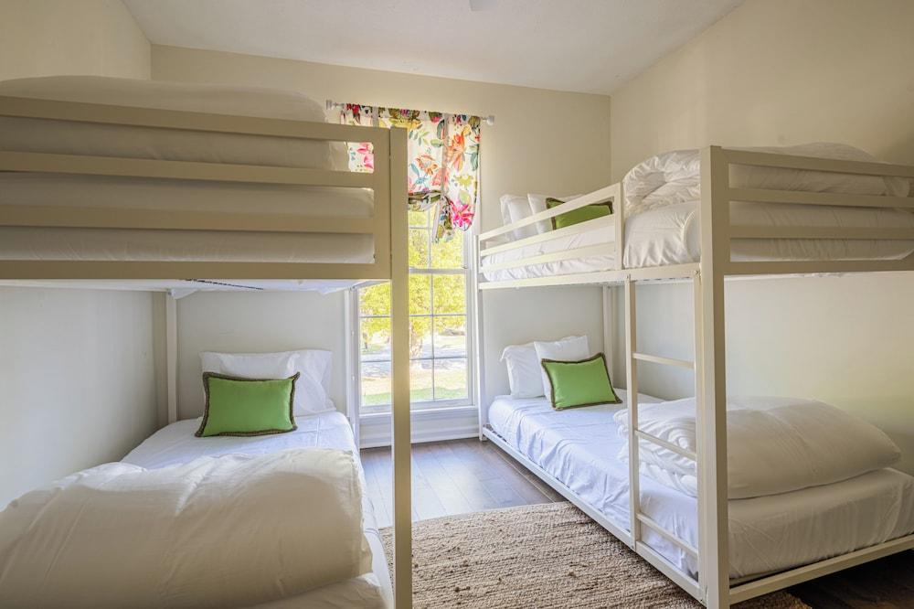 Crowning Glory w Pool & GameRoom