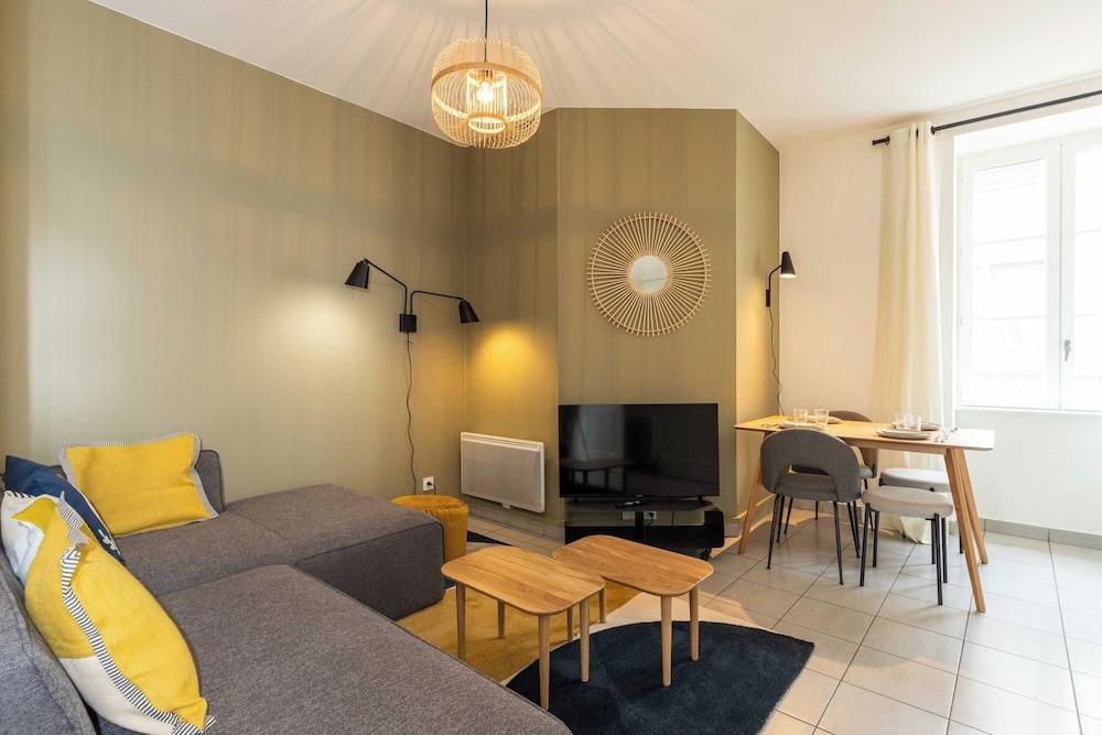 Dify Berthelot - Jean Mace