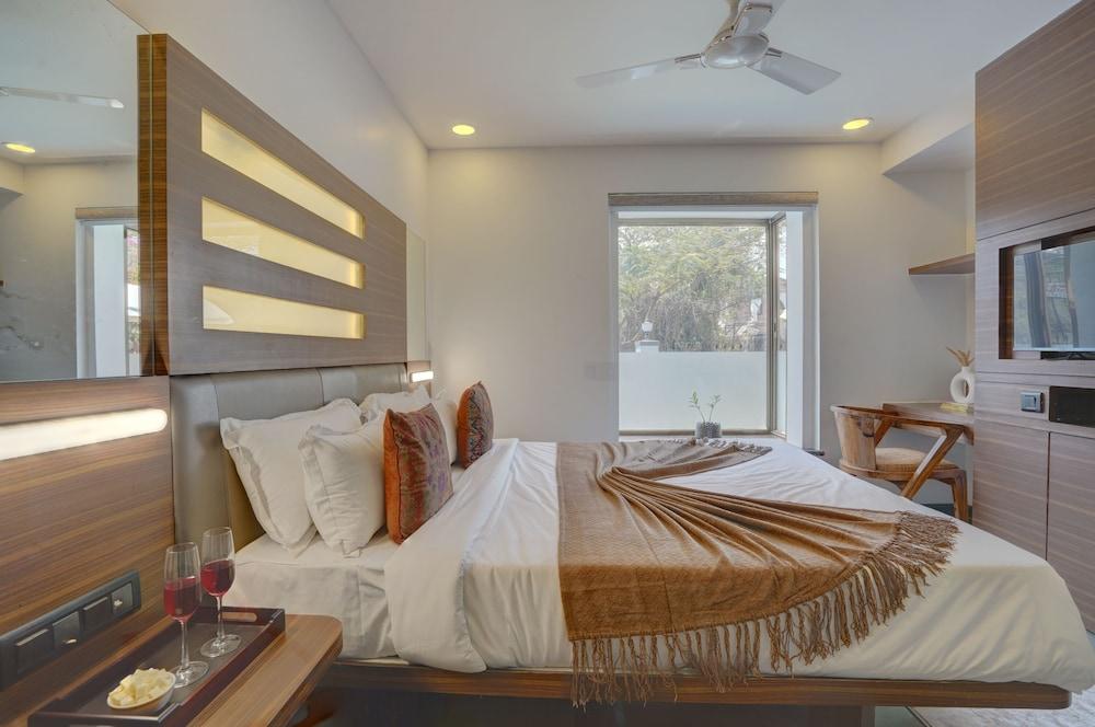 Alaya Stays Adarsh Villa 3 BHK