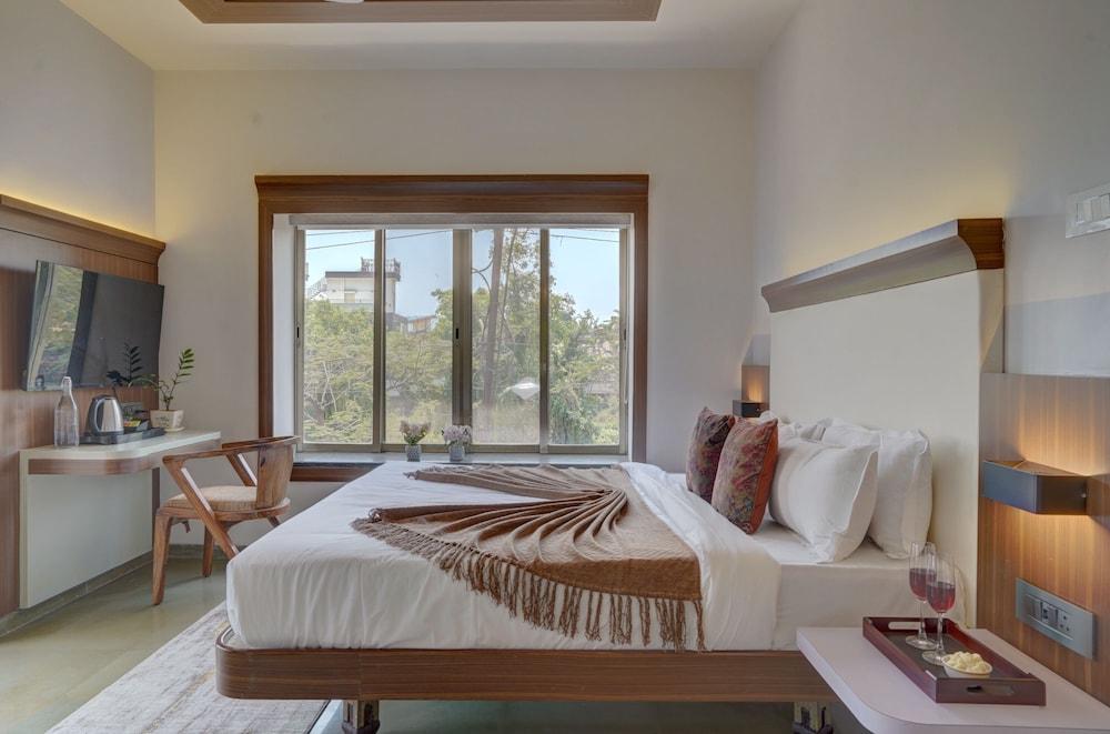 Alaya Stays Adarsh Villa 3 BHK