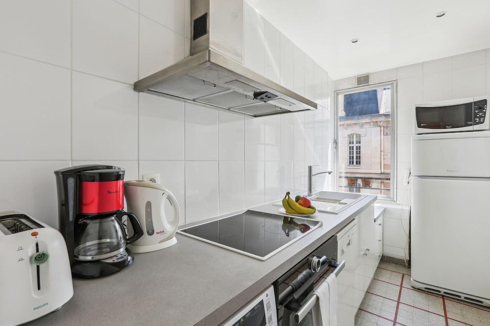 Parisian 1BR Near Eiffel & Trocadéro