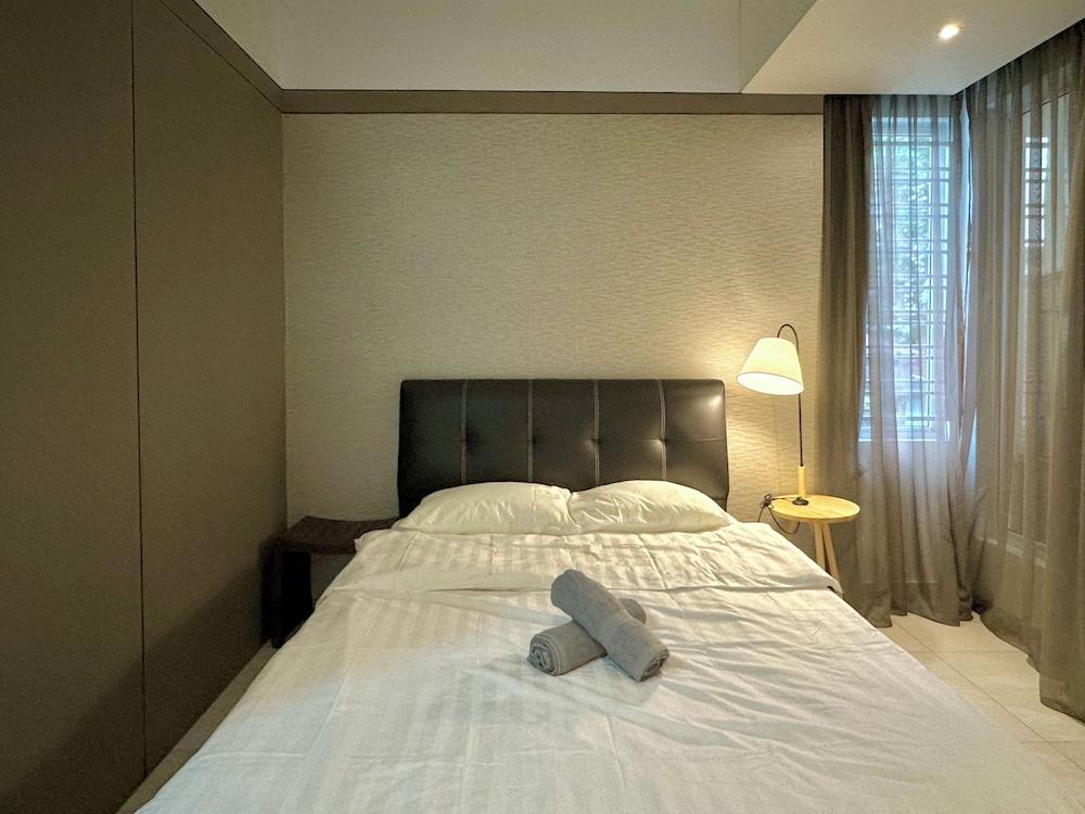 Melodies Moderne 2B2B Near KSL