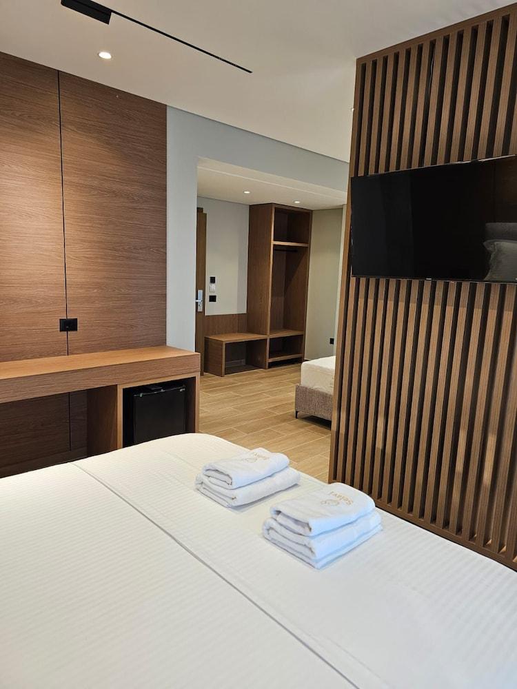 Hotel Selavi