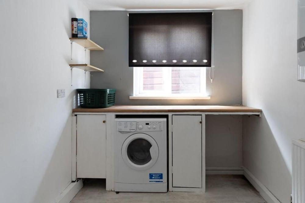 2 Bedroom Cossy Detached Property