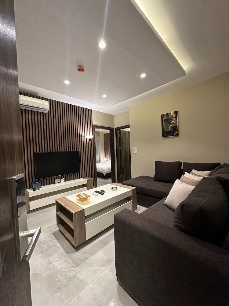 Charming Amman Apartent With Modern Amenities