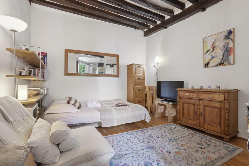 Chic 1BR by Châtelet & Louvre