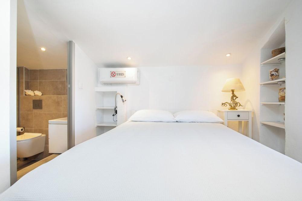 Korifo Old Town by Corfu Escapes