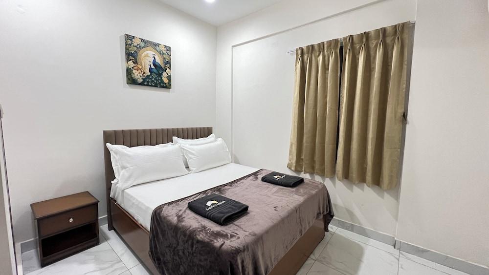 LUSHVISTAS Serviced Apartment