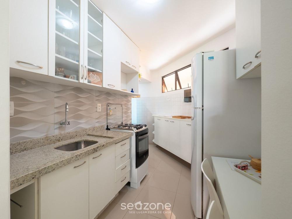 Condominium With Gym and Pool in Guarajuba - Camacari GSH