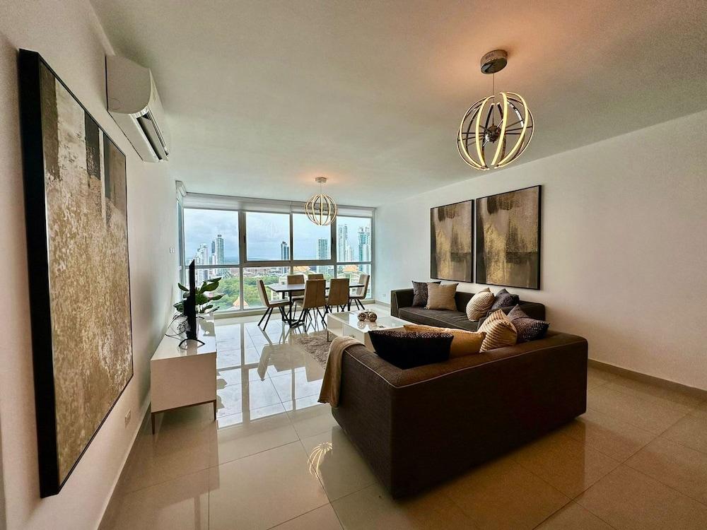 Gold Tower - Bright 3 BDR Apt in Costa del Este