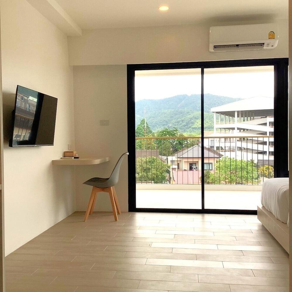 The Brillianest Gallery Hotel