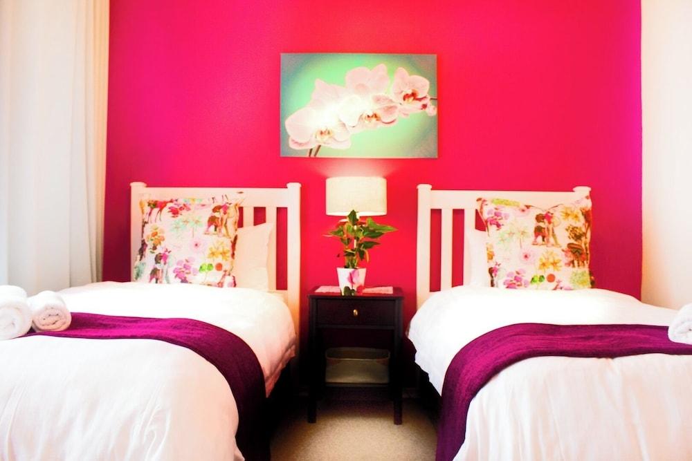 Madison House & Cottages