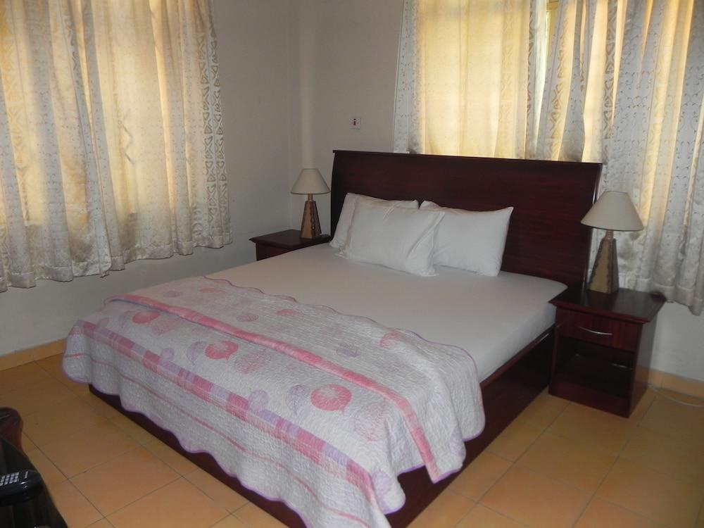 Oriental Hotel North Legon