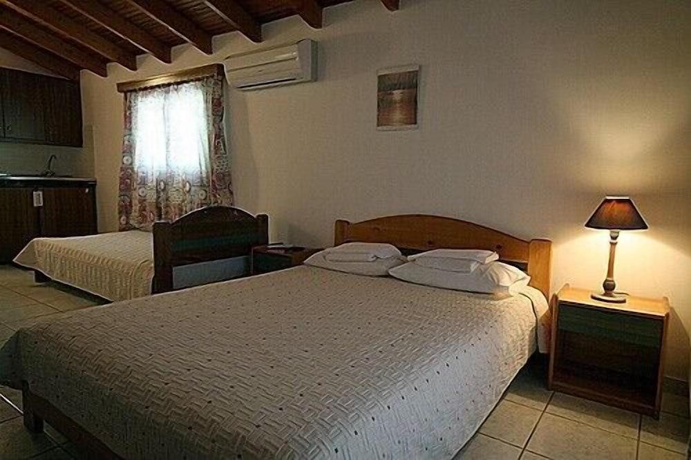 Malvasia Corner Studios