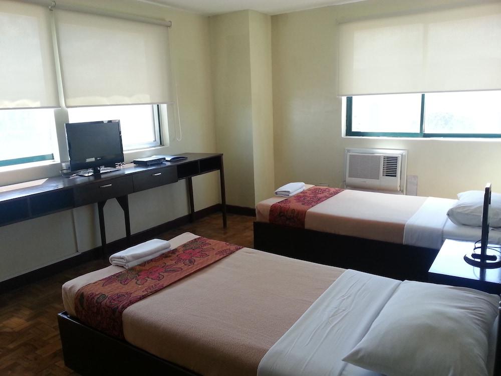 Crown Port View Hotel