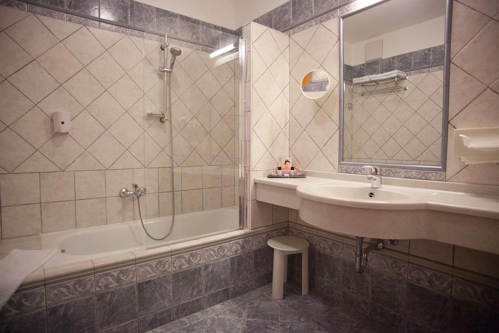 Sporthotel Podersdorf