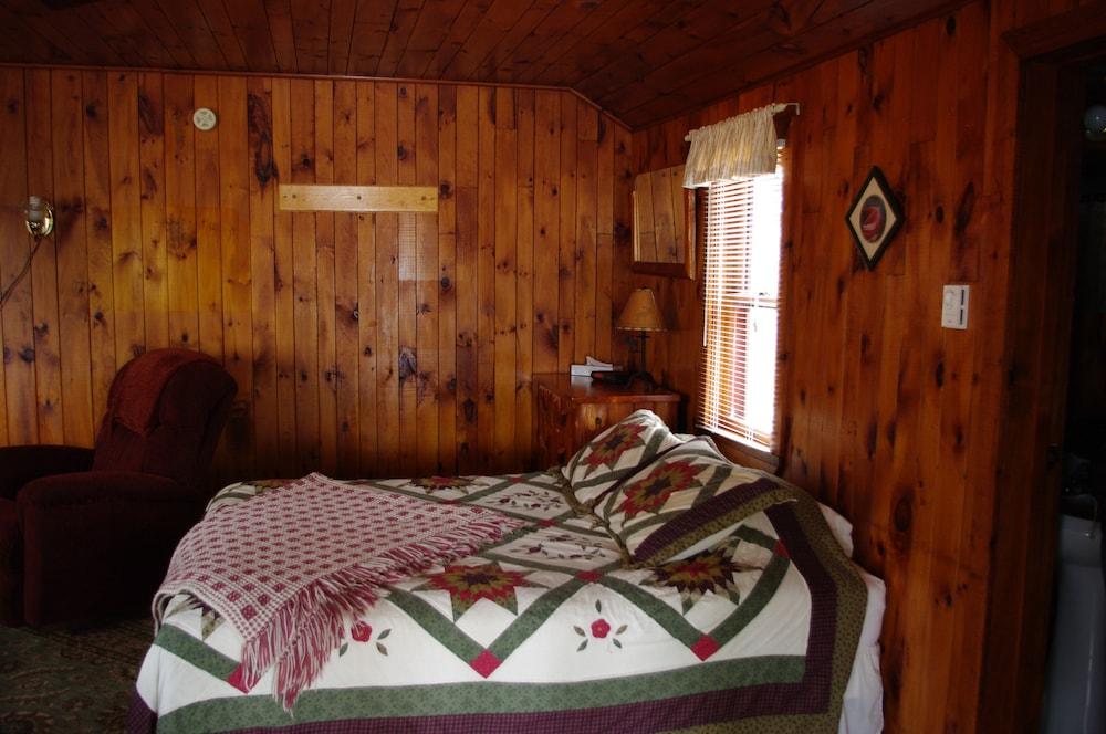 Hay Lake Lodge & Cottages